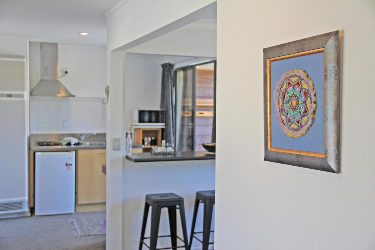 Stash Palace Holiday Apartment ハンマー・スプリングス エクステリア 写真